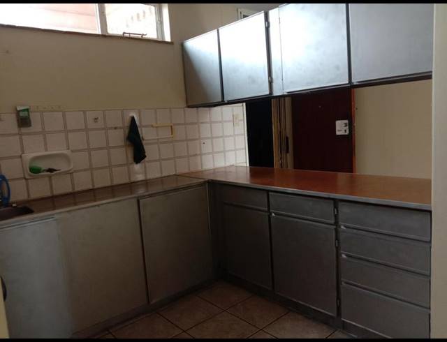 4 BEDROOM APARTMENT FOR SALE IN SUNNYSIDE